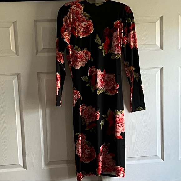 Floral jersey twist maxi dress - Picture 2 of 4